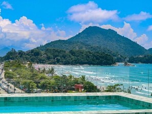 Indoor pool, 2 outdoor pools