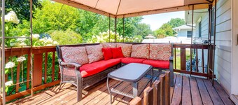 Family-Friendly Waterloo Abode w/ Deck!
