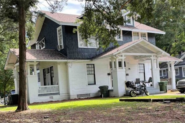 Exterior - The Montgomery Oasis (Montgomery)