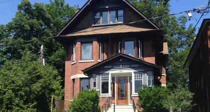Clean, cozy, 1-bedroom basement apartment: 4-month rental, 2nd semester.