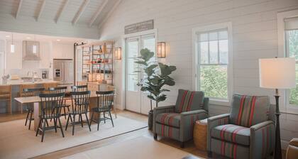 Designer, 3/3 cottage, fenced yard DT one street off Main