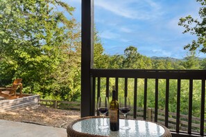 Property grounds - The Sanctuary in Blue, Long Range Mountain Views (Blue Ridge)