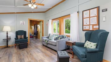 Smart TV, fireplace, DVD player, books