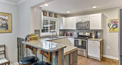 Lovely Llama-Stay Farm Cottage