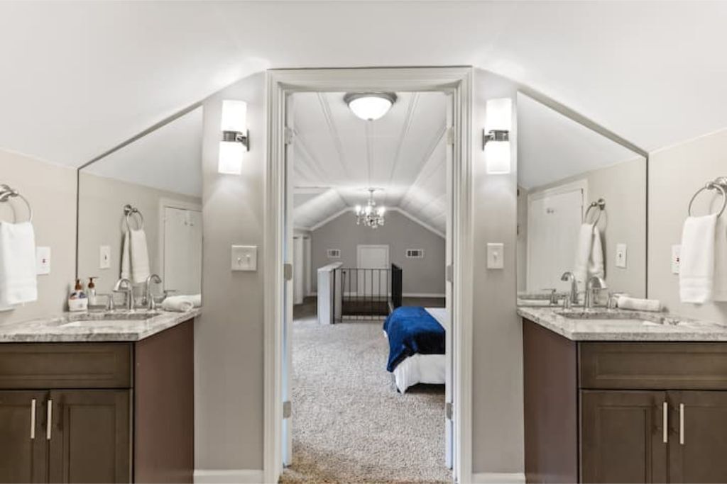 4 soverom, strykejern/-brett, reiseseng for barn og wi-fi (inkludert)