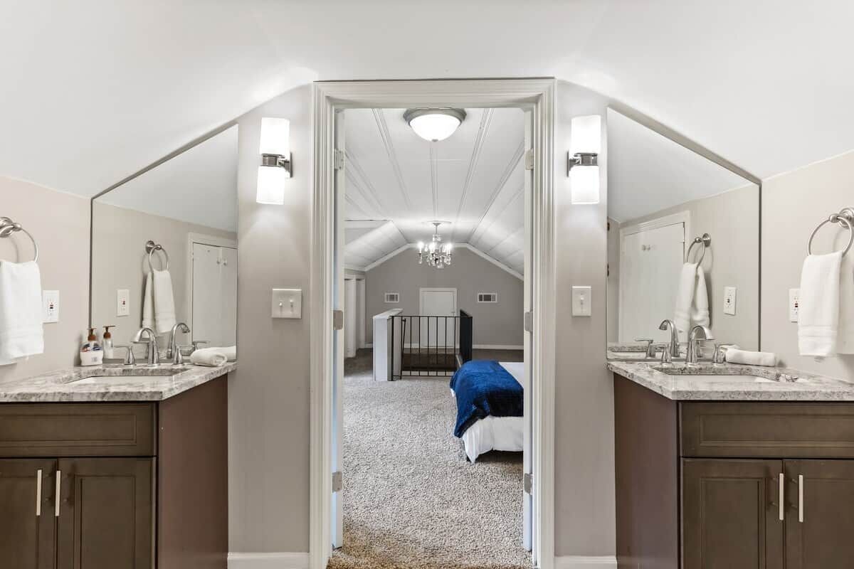 4 chambres, fer et planche à repasser, accès au Wi-Fi (inclus)