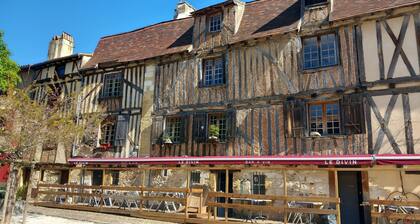 Beautiful Dordogne family farmhouse retreat with character, charm & private pool