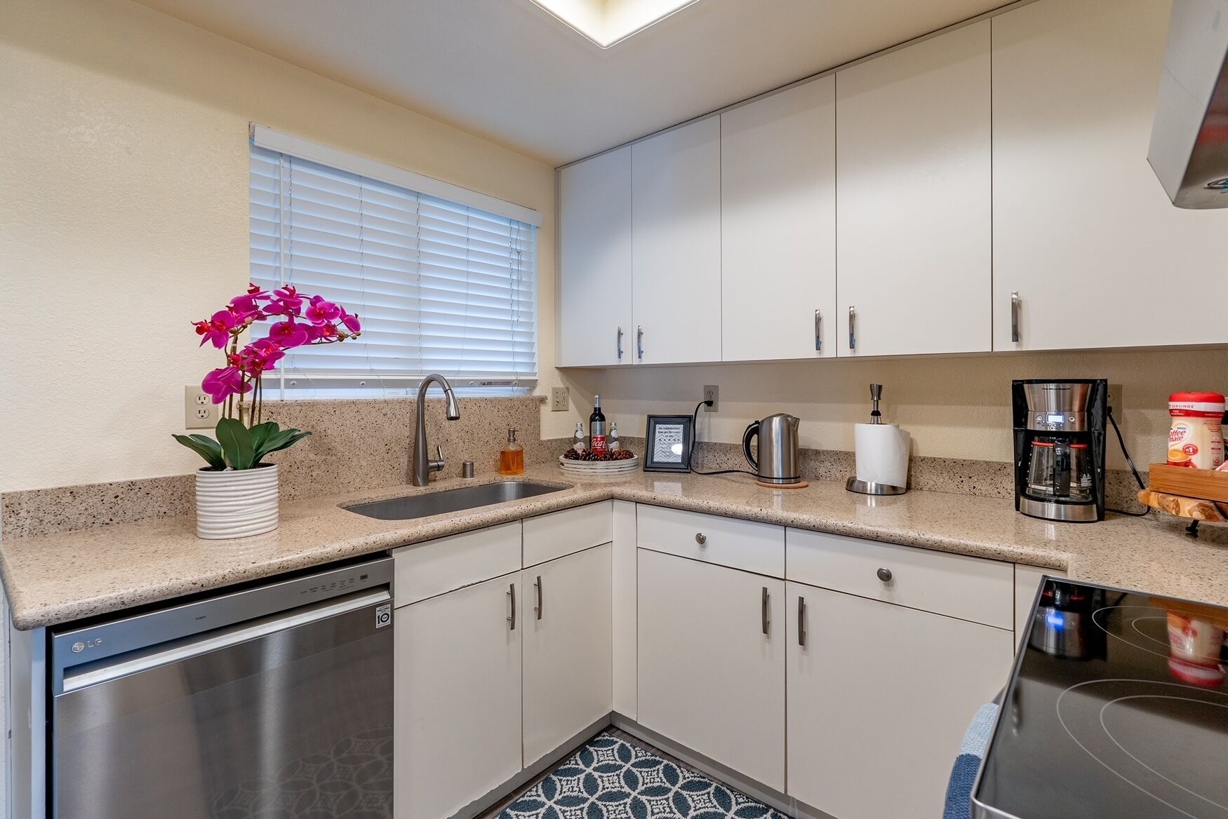 冰箱、微波炉、烤箱、炉灶