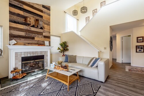 Joyful Home near Monterey, Carmel, Pebble Beach, Big Sur- STR25-000023