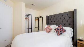 4 bedrooms, desk, iron/ironing board, travel crib