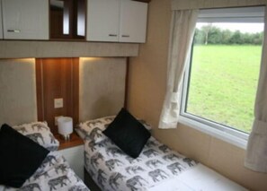 2 bedrooms, travel cot, free WiFi