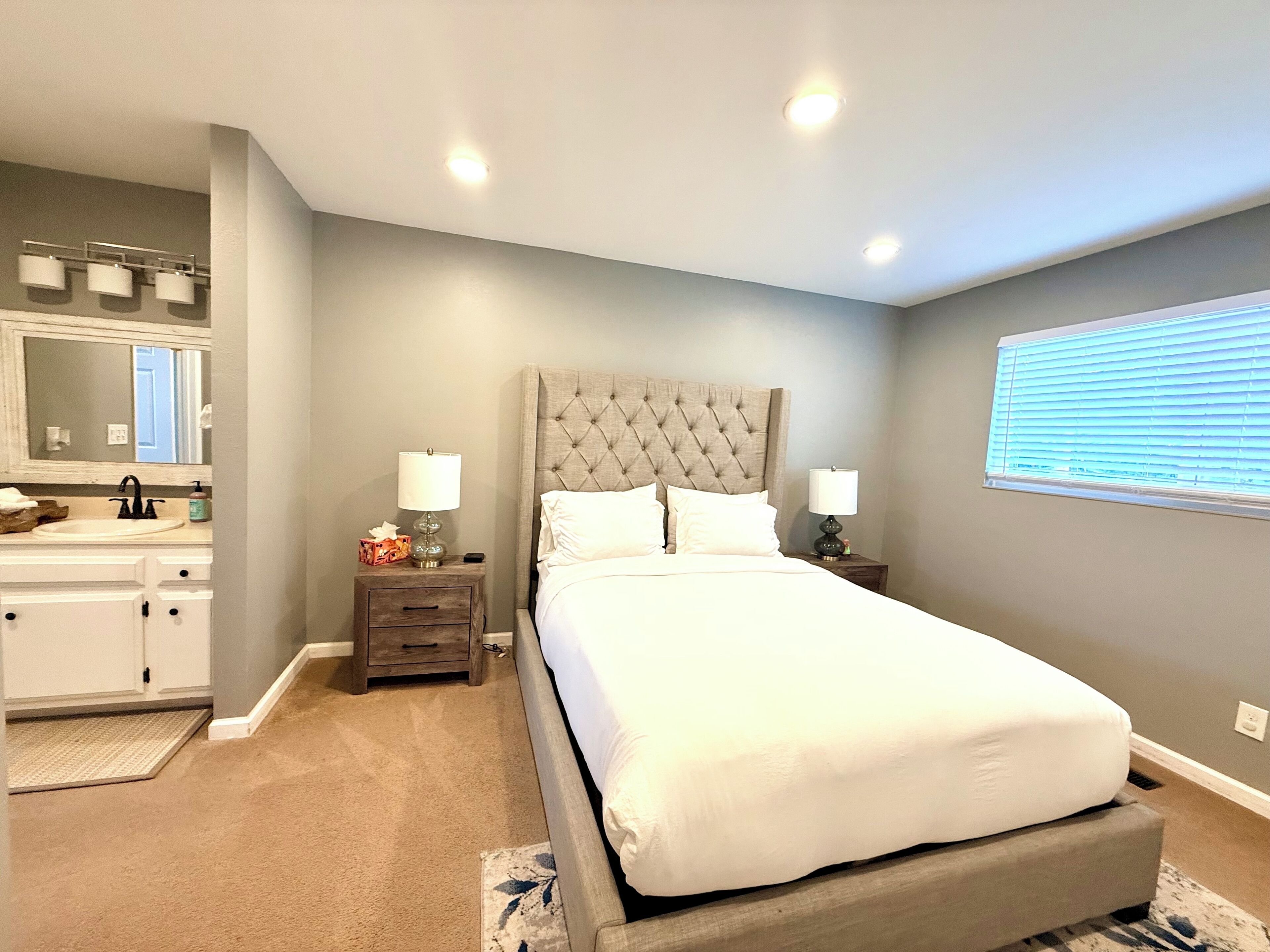 3 多间卧室、办公桌、熨斗/熨衣板、旅行婴儿床