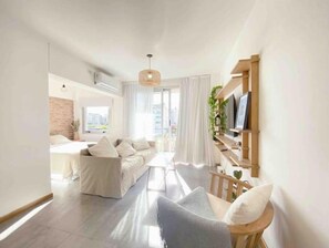 Living area - Perfect and bright Studio in cool area of Palermo (Buenos Aires)
