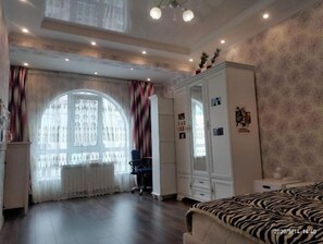 3 chambres, fer et planche à repasser, Wi-Fi, draps fournis