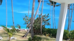 Unclassified image, 5 of 26, button