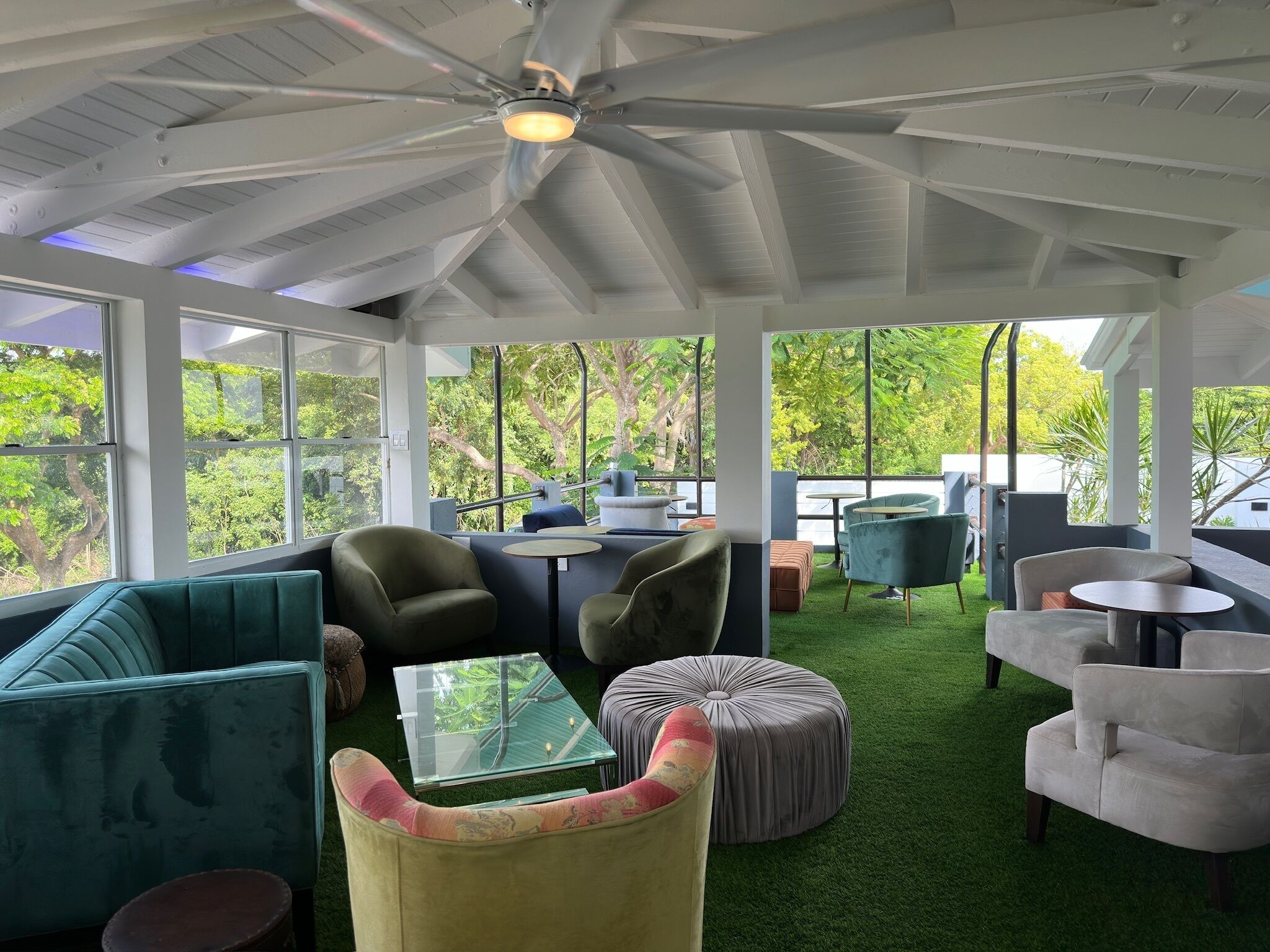 Área de estar no saguão