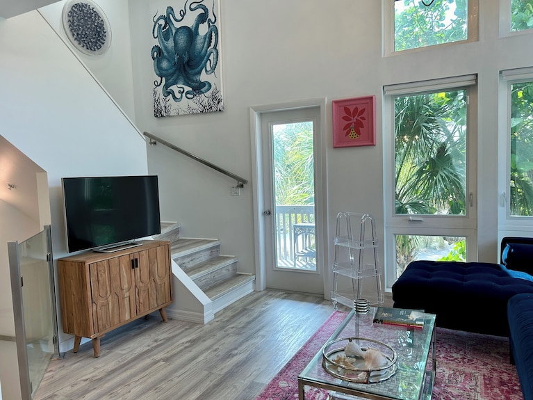 Modern Renovation~2 Club Pools Shc&icnc Kayaks Bikes , Golf Cart Dock - Captiva, FL