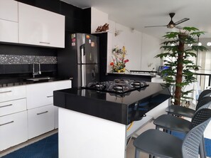 Private kitchen - Beautiful 6Bedroom 6Bath Apartment- Colombia  (Girardot)