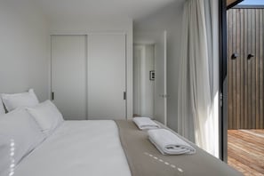 3 bedrooms, iron/ironing board, Internet, bed sheets