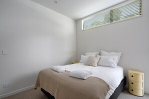 3 chambres, fer et planche à repasser, accès Internet, draps fournis