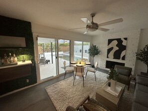 Interior - Freshly renovated Mid-Mod Palm Springs pad with everything! (Palm Springs)