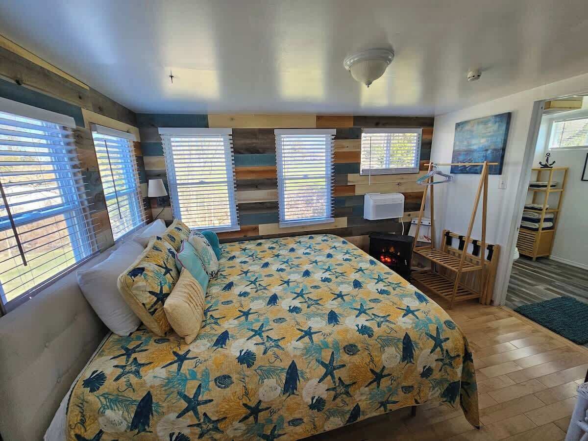 1 soverom, strykejern/-brett, wi-fi og sengetøy