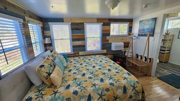 1 soverom, strykejern/-brett, wi-fi og sengetøy