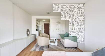 Bright studio with a great view of Av. 9 de Julio!