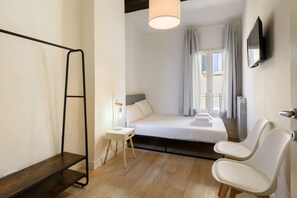 3 chambres, fer et planche à repasser, Wi-Fi, draps fournis
