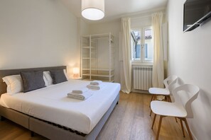 3 makuuhuonetta, silitysrauta/-lauta, Wi-Fi, vuodevaatteet