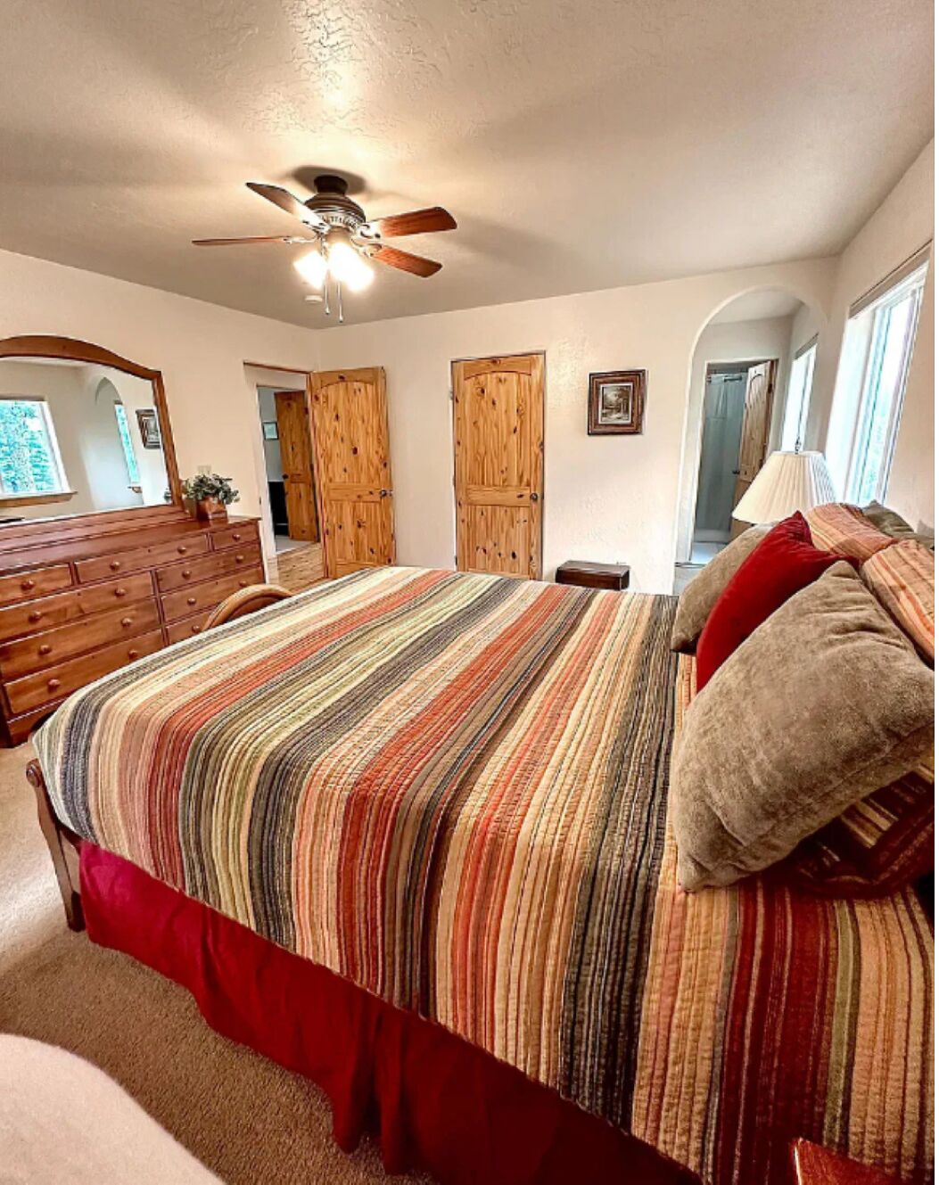 4 bedrooms, desk, iron/ironing board, free WiFi