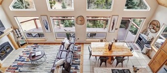 Mountainside Chalet with views! Private 2 acres. 4beds, 3 baths 2 master suites.