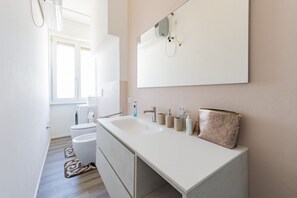 Douche, bidet
