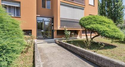 GuestHost - Asti Lovely Apt - Private Parking & Balconies