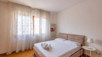 2 chambres, fer et planche Ă repasser, accĂšs Internet