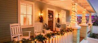 Historic Downtown Charmer *New*