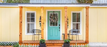 Downtown Bungalow *Newly Listed*