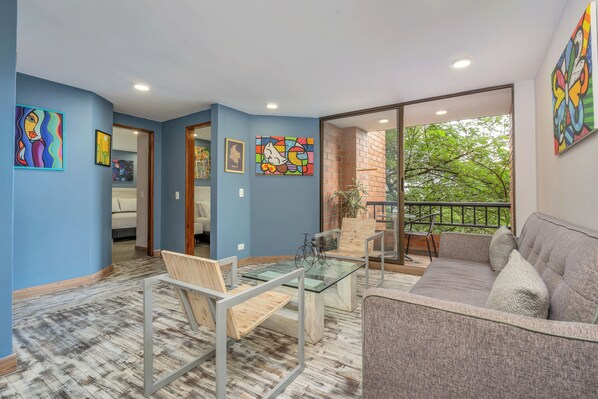Apartment, 2 Bedrooms (105) | Living area
