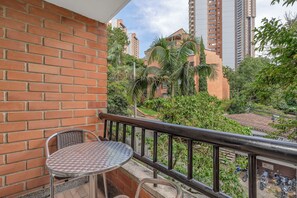 Apartamento, 2 quartos (104) | Sacada