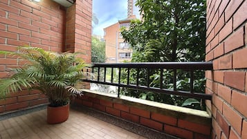 Apartment, 2 Bedrooms (104) | Balcony view
