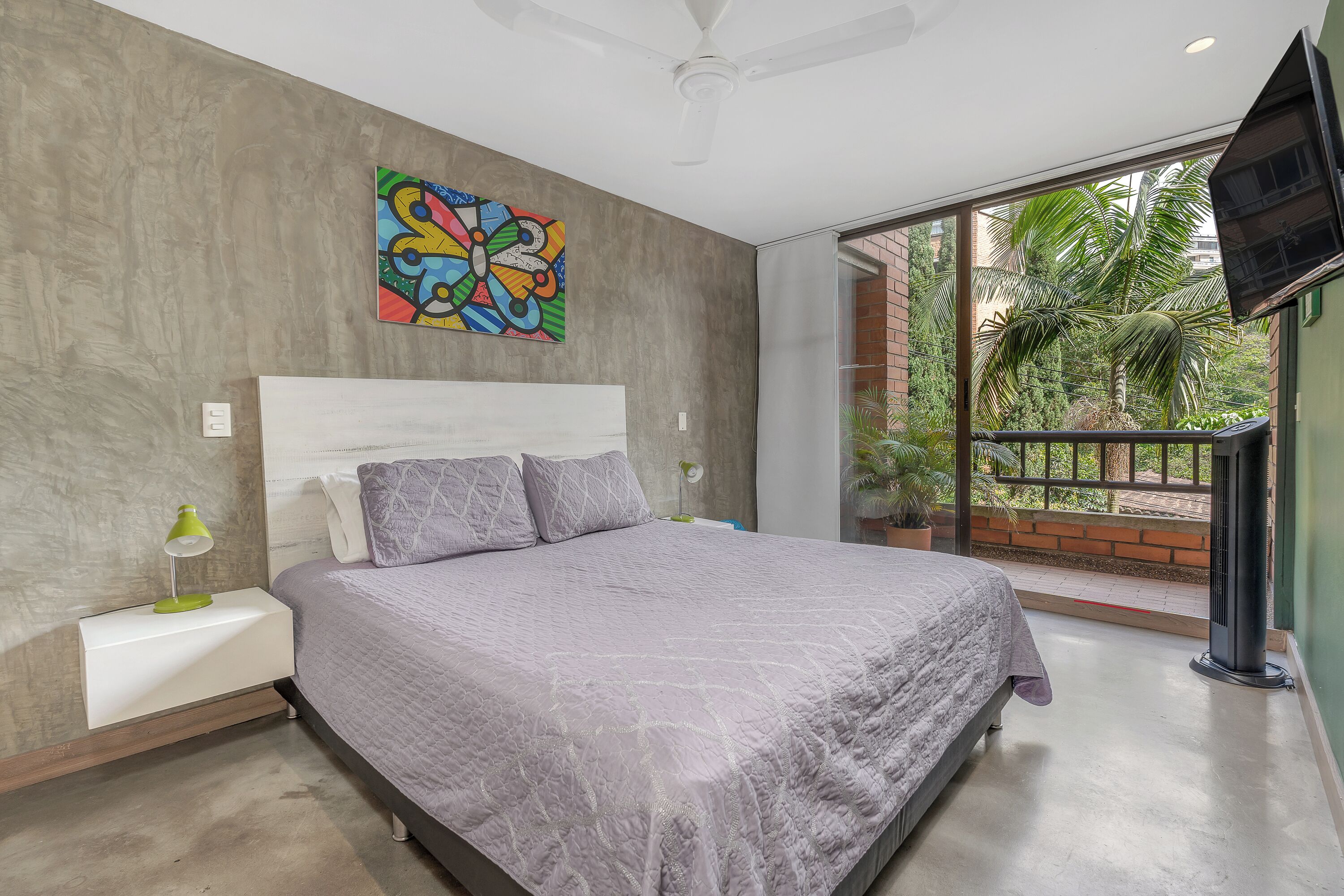 Apartment, 2 Bedrooms (104) | Peralatan tempat tidur hipoalergenik, peti besi dalam bilik 