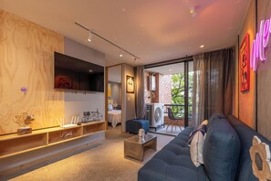 50-inch LED TV with digital channels - Apartamentos Ayamonte by HOUSY HOST (Medellín)