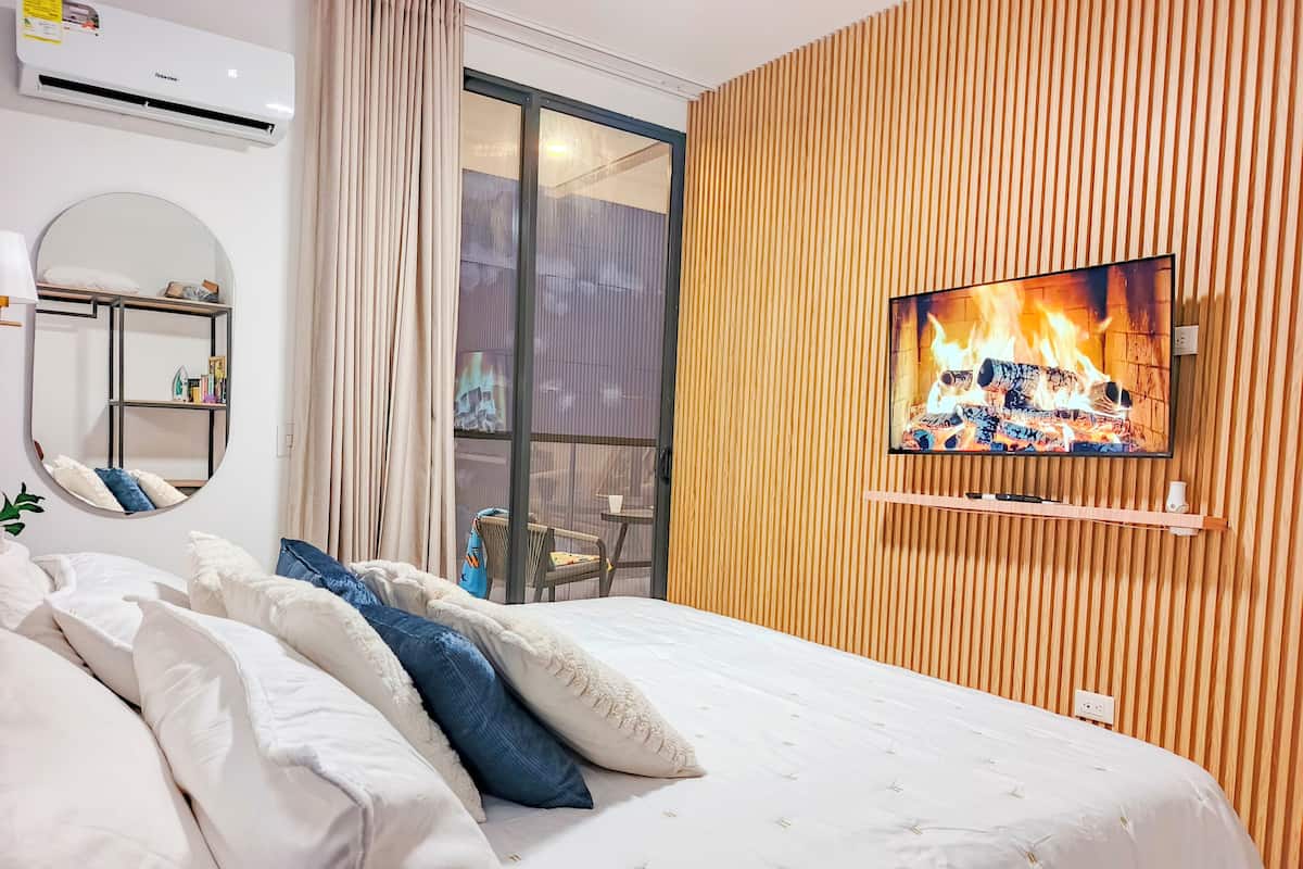 Apartment, 1 King Bed with Sofa bed | Premium bedding, individually furnished, soundproofing, free WiFi