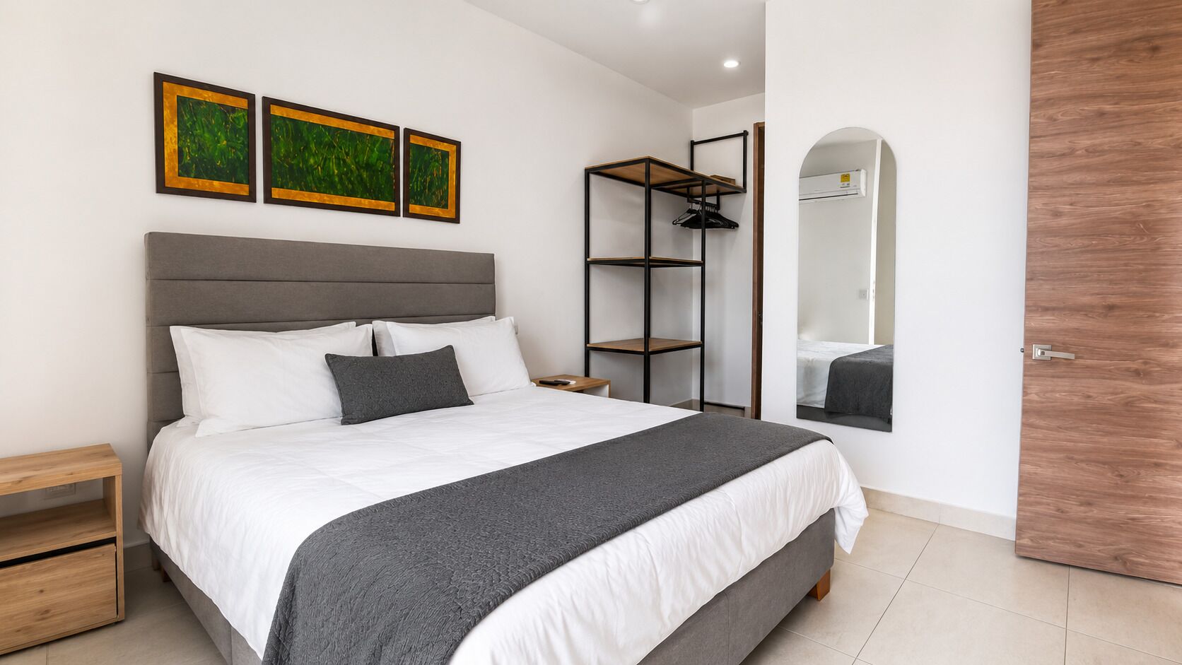 Apartamento romântico | Roupas de cama premium, quartos à prova de som, Wi-Fi de cortesia