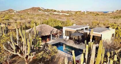 Casa Moonshine Two Casitas - Private pool, AC, short walk to a beautiful beach!