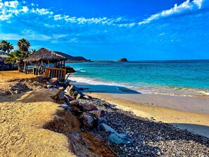 Beach nearby, sun-loungers, beach towels