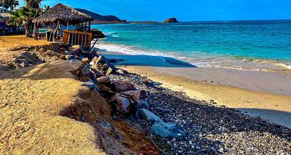 Casa Moonshine, 2 casitas w/ private pool and A.C. short walk to the beach!