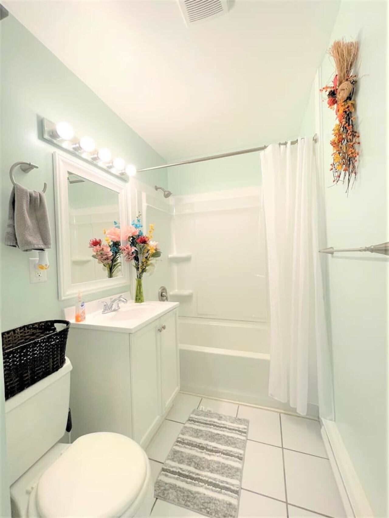Hair dryer, towels