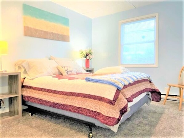 2 عدّة غرف نوم ومكتب ومكواة/لوح كي وسرير سفر