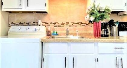 Pontiac - Secluded Backyard, Pet Friendly